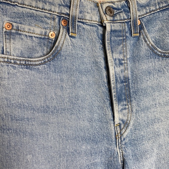 Levi’s Ribcage Straight Jeans - Picture 10 of 13